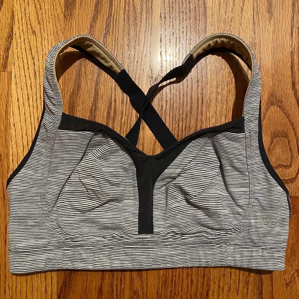 Lululemon tata tamer 32D